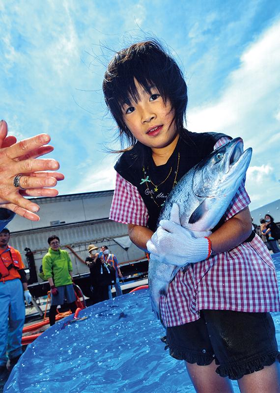 入選 (公社)近畿海事広報協会会長賞 【サーモン祭り】 岩手県 有田 勉