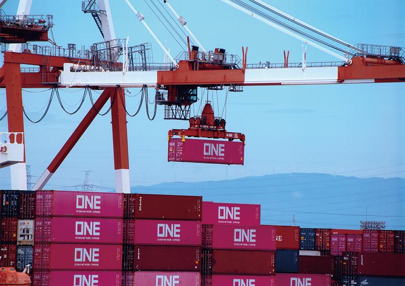 入選 (公社)近畿海事広報協会会長賞 【積載作業】 滋賀県 茶山 昌子