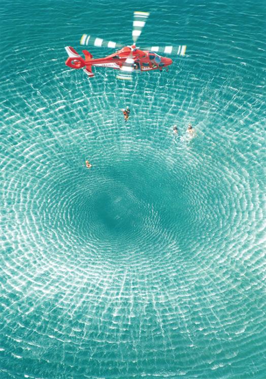 入選 (公社)近畿海事広報協会会長賞 【円形波紋】 大阪府 神田 和典